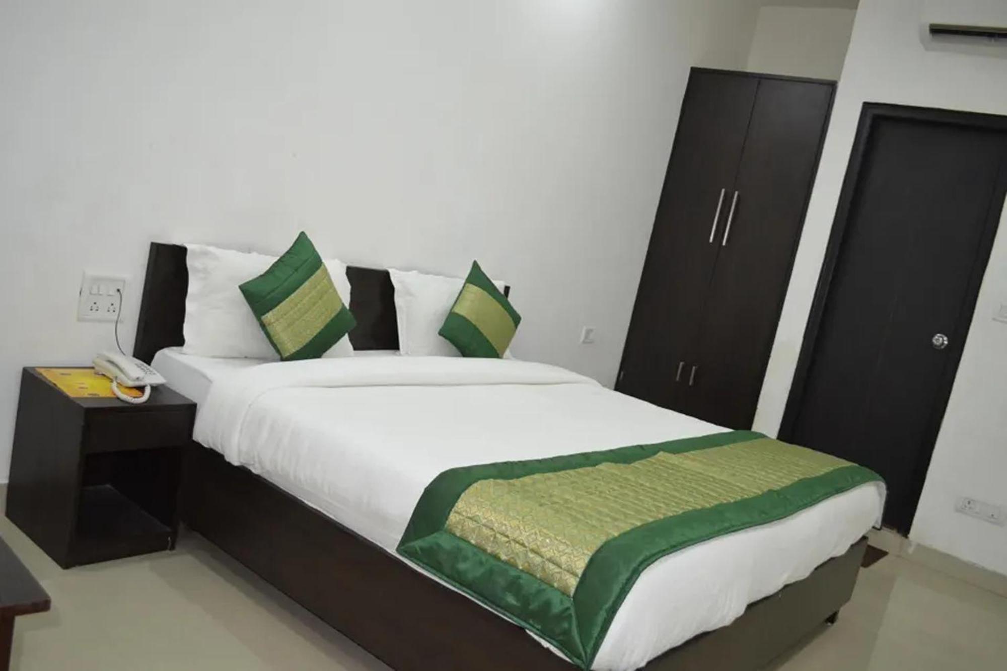Aravali Residency B&B New Delhi Exterior photo
